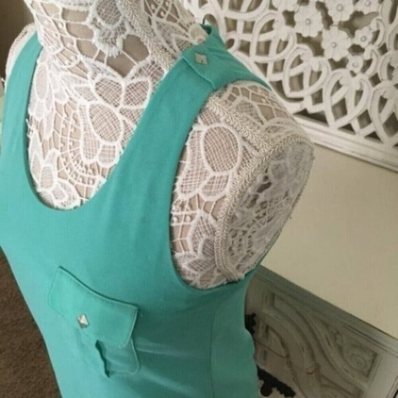 Mint Green Sleeveless Tank Top - Picture 2 of 4
